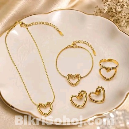 Heart design pendant set